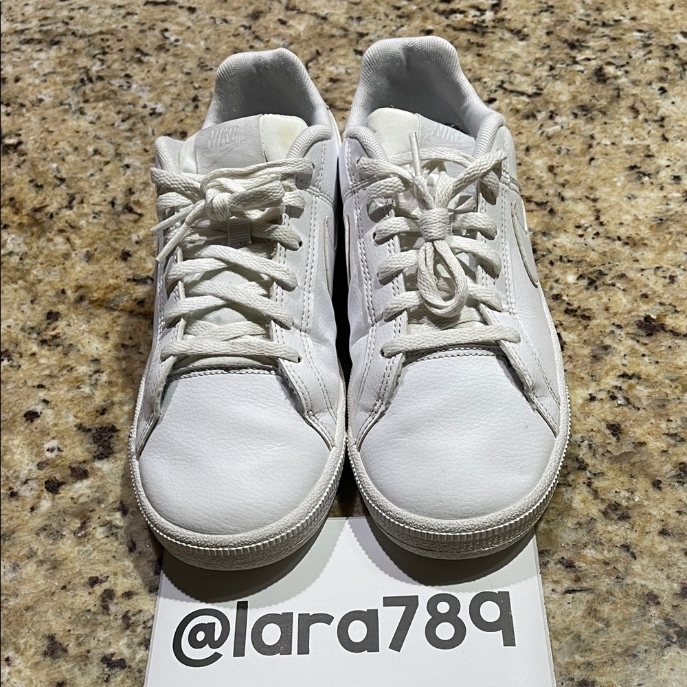 Nike Court Royale in White